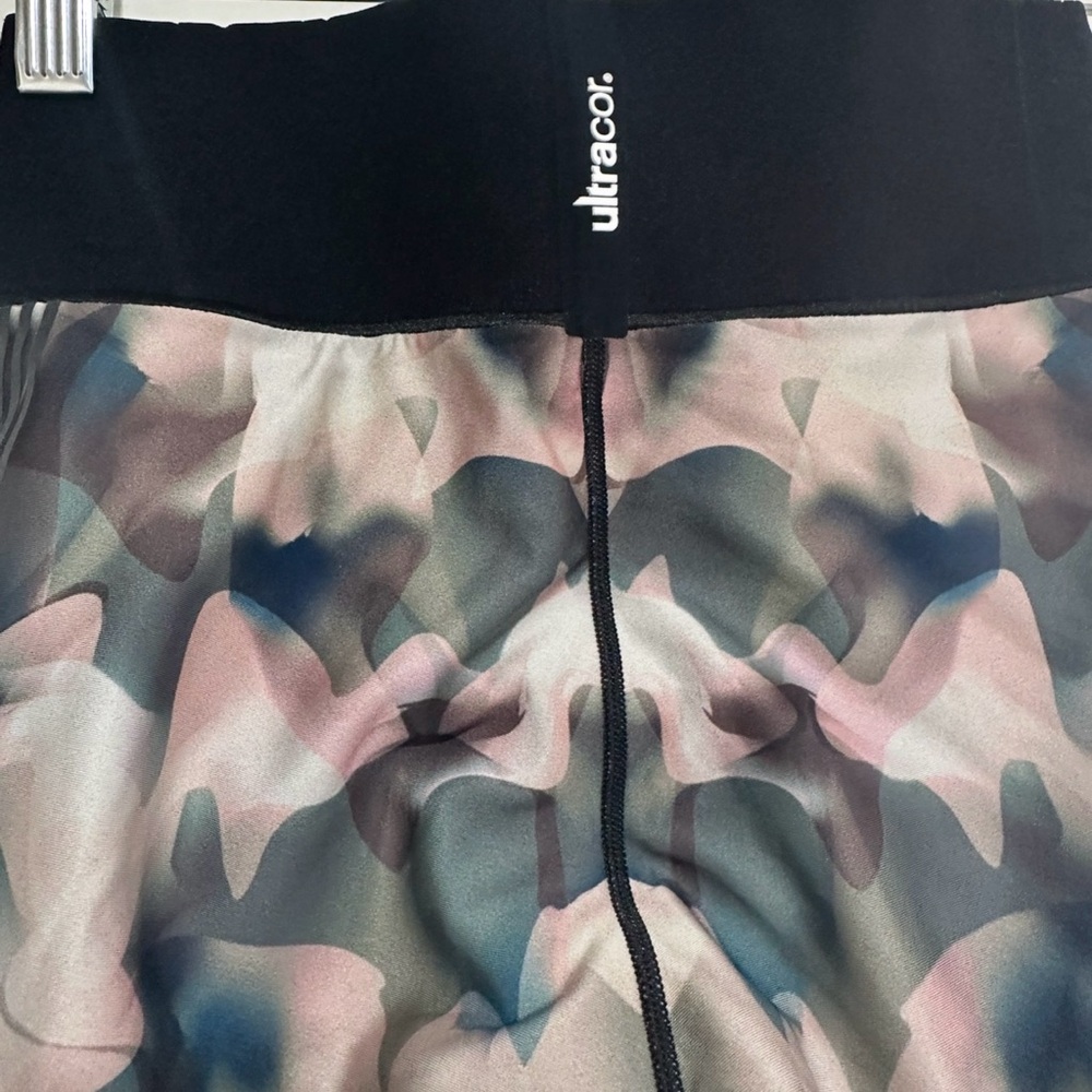 Ultracor women’s pink Camouflage Leggings - size XS - Picture 3 of 5